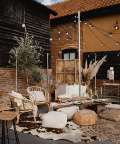 Rustikaalne sisehoovi lounge