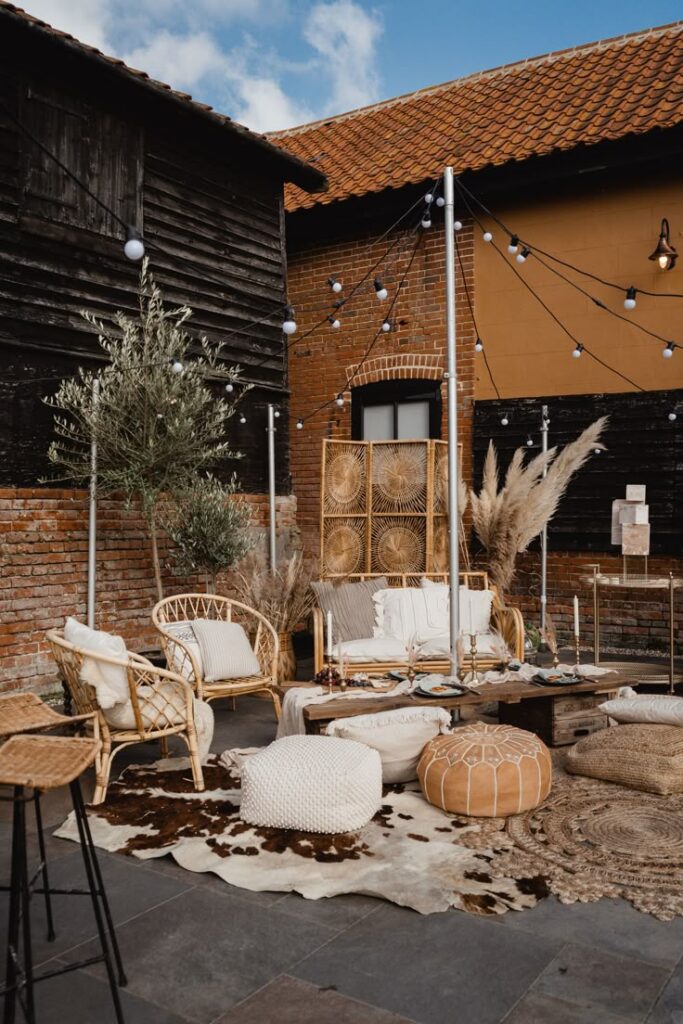 Rustikaalne sisehoovi lounge