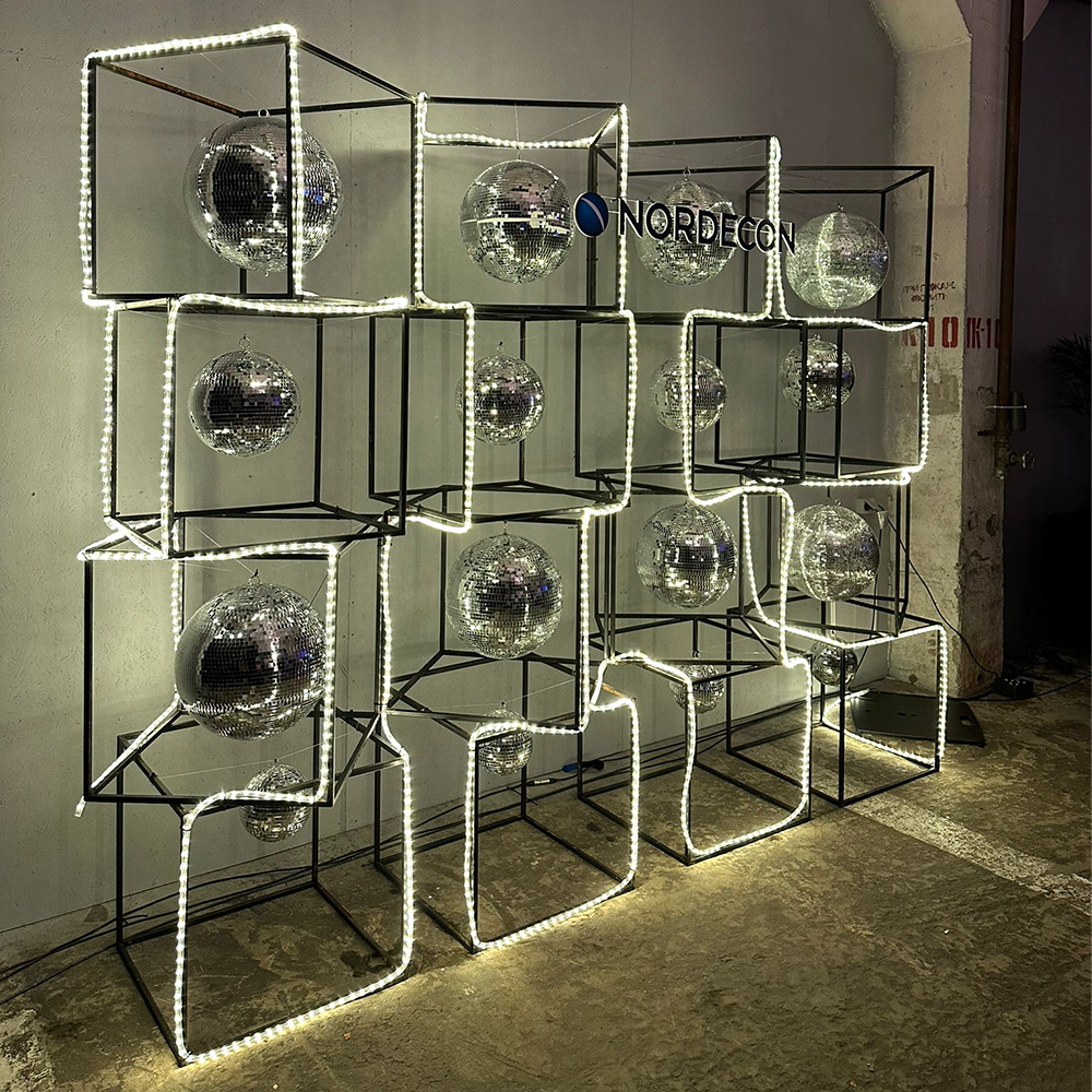 Metallraamiga fotosein "Disko" - Image 2